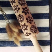 Load image into Gallery viewer, Decorative Holiday Embossed Christmas Rolling Pin